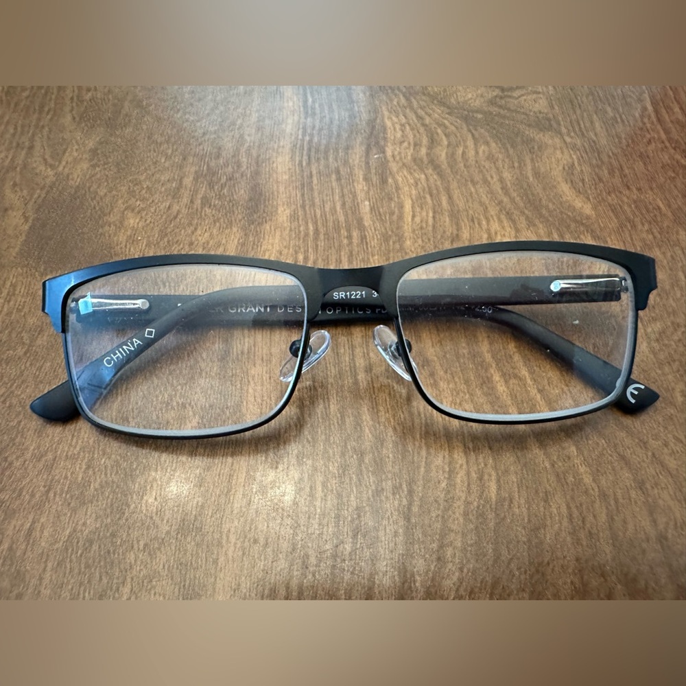 Foster Grant DesignOptics Eyeglasses Black FRAMES ONLY 53-17-142 58.5MM